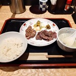 牛たん焼き仙台辺見 池袋サンシャインシティ店 - サービスランチ