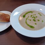 アッローロ - ごぼうスープとパン