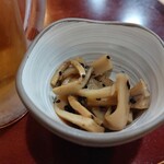 鳥ふじ - お通しはメンマ