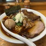 中華そば 喜富 - 味玉地鶏醤油そば　1150円　太麺