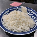 ポンニラペンspice - バスマティライス・こしひかりMIX 多め　大根のピクルスが添えてあります