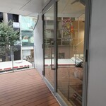 Jukusei Niku Senmon Ten Yopu no O Buta Shio Yaki Kichijoji Ten - 外観。2階席には外階段から上がる