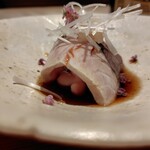すし みむろ - 湯引いた鰤の下には鱈白子が