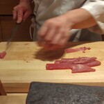 すし みむろ - 鮪のスジ剥がし