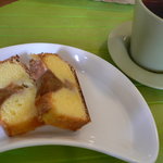 BISTRO & CAFE Peche - 柿のパウンドケーキ