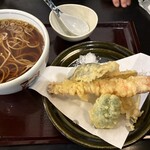 Shinshu Soba Dokoro Kirisato - 連れが食べた有頭エビ１尾天ぷらそば