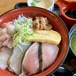大漁食堂あおさ - 漁師のまかない丼
