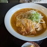 一休 - 料理写真:揚げた鶏もも肉美味い、パーコー麺みたい