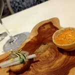 レストラン コートドール - 秋刀魚のリエット胡麻のサブレ＆イクラとカボチャのバニプリ