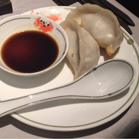 中国飯店 富麗華 - 焼き餃子。絶品！