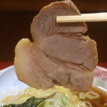 荻窪中華そば 春木屋 - チャーシューリフトアップ