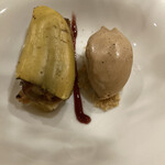 forare - 左がバナナのカタラーナ、右がチャイのアイスクリーム