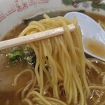 まるたかラーメン - ストレート麺