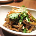 カッチャル バッチャル - イカのスパイス冷菜