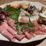 SALVATORE CUOMO & BAR - 