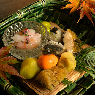 二十四節気をうつす、四季の会席と単品。