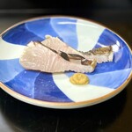 よし町 - 常磐沖産鰆（さわら）藁焼き 芥子添え