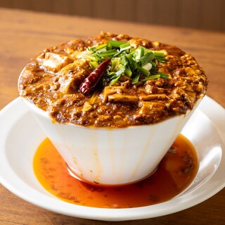 【中華と肉ビストロの融合】