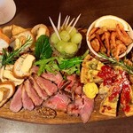 日本酒×炭火バル からんと - 人気の前菜の盛り合わせ！