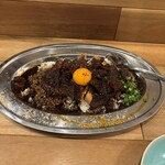 スパイス料理 TEAK. - カツのせブラック。スパイス加減最高。