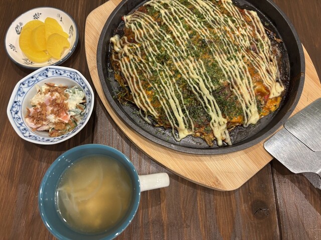 鉄板 笑い場 - 曽根田（お好み焼き）の写真