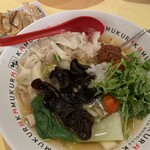 どうとんぼり神座 - ふわもちワンタン踊る神麻辣湯　1210円税込餃子　300円税込