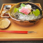 しのはら - お造り：南インドマグロトロ・明石鯛