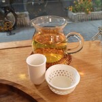 台湾茶房 婉 - 金萱茶　茶器が興味深い