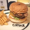 CRUZ BURGERS & CRAFT BEERS - ベーコンチーズバーガー