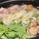 山 ワンランク上の世界の山ちゃん 赤坂見附店 - 鶏ハラミ鍋