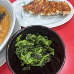 山岡家 - ほうれん草別皿　餃子