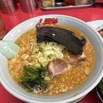 山岡家 - 特製味噌　中盛　薬味ネギ　コロチャー　かため　濃いめ　多め