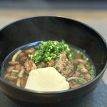 日本料理 TOBIUME - 〇里芋（福岡県若松産）&滑子茸（大分県産）入りお味噌汁（カクキューの八丁堀味噌&九重の太白味噌&地元の赤味噌のブレンド）