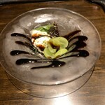 赤坂 港かっぽれ - マスカットのカプレーゼ