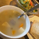 FREEDOM KITCHEN NOMOTO - スープも本当はスプーンがもう少しスープに寄せた造りだとありがたいと