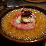 龍吟 - 讃岐オリーブ牛 陶板 ”すき焼き” 仕立て 葱と水芥