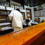 真助 - 店内カウンター