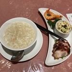 獅門酒楼 - 前菜三種盛り合わせ　蟹肉入りフカヒレスープ