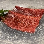 焼肉牛印 - ウチモモのタレ焼き