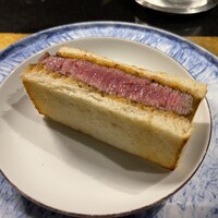 焼肉牛印 銀座店 - シャトーブリアンステーキサンド