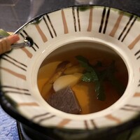 焼肉牛印 銀座店 - 松茸と和牛トロ煮の土瓶蒸し