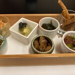 うなぎ 海雲 - 酒の肴がいっぱい　貝、茄子、マグロ、鰻の骨など