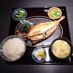炭火焼き ひもの屋 - 