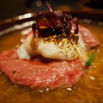 龍吟 - 讃岐オリーブ牛 陶板 ”すき焼き” 仕立て 葱と水芥