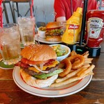 ローラーコースト - ベーコンチーズバーガー