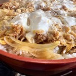 ゆき藤 - カツは良く煮込まれてます