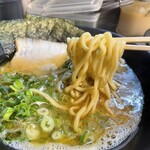 博多無邪気 - 家系らしい麺！