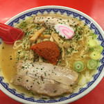 赤湯ラーメン 龍上海 - 赤湯からみそラーメン780円。