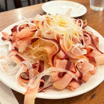 サル食堂 - 削り鰹のオニオンサラダ