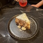 M2 シーシャカフェ＆バー - 蜜焼き芋のバスクチーズケーキ